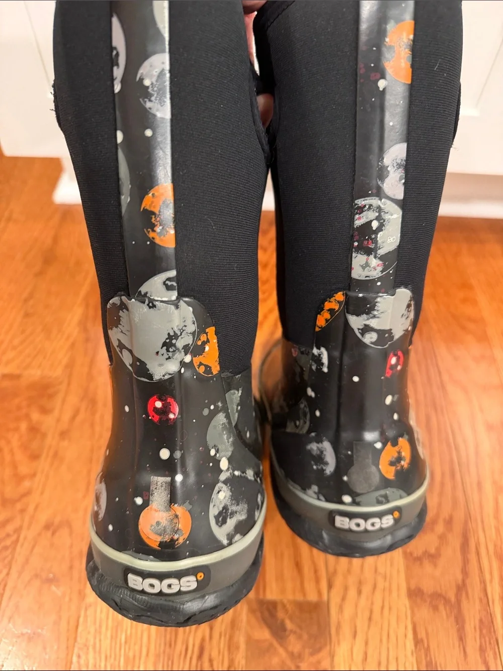 Bogs Kids Black & Orange Moon-Print Waterproof Boots